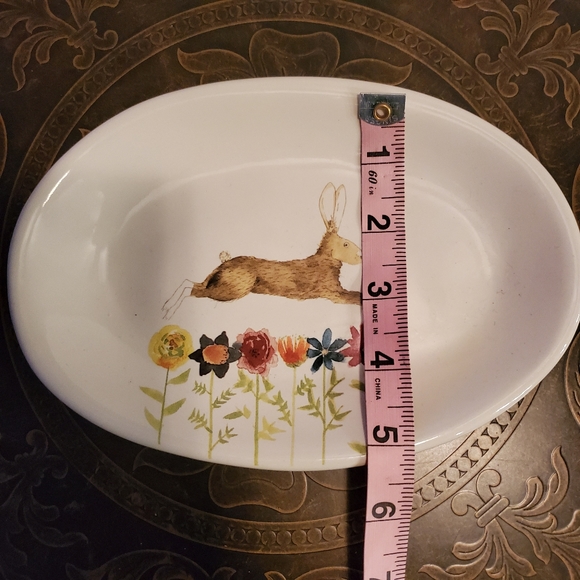 Rae Dunn Stoneware BUNNY RABBIT Flowers Spring Eas - Picture 6 of 6